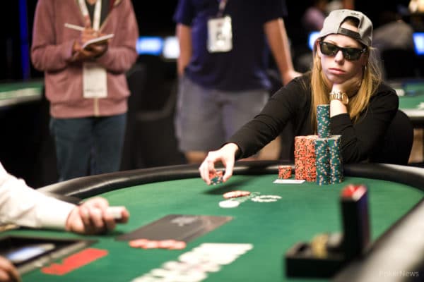 top female poker player loni harwood
