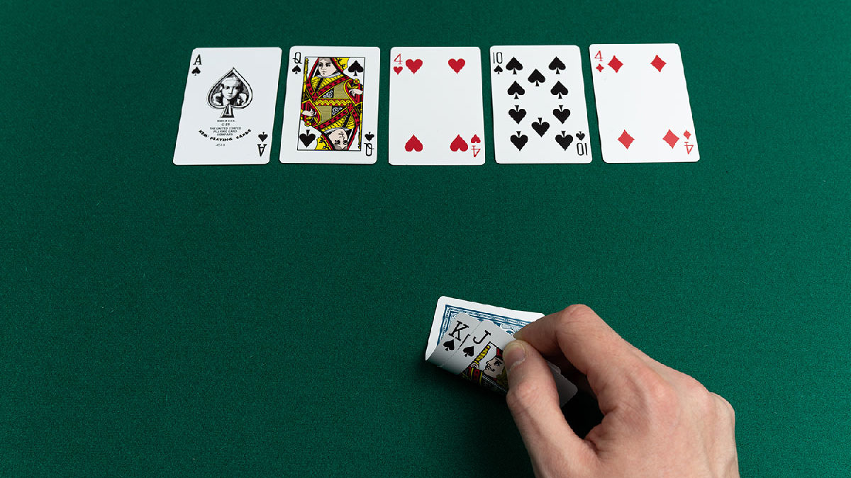 Probability of a royal flush in texas holdem