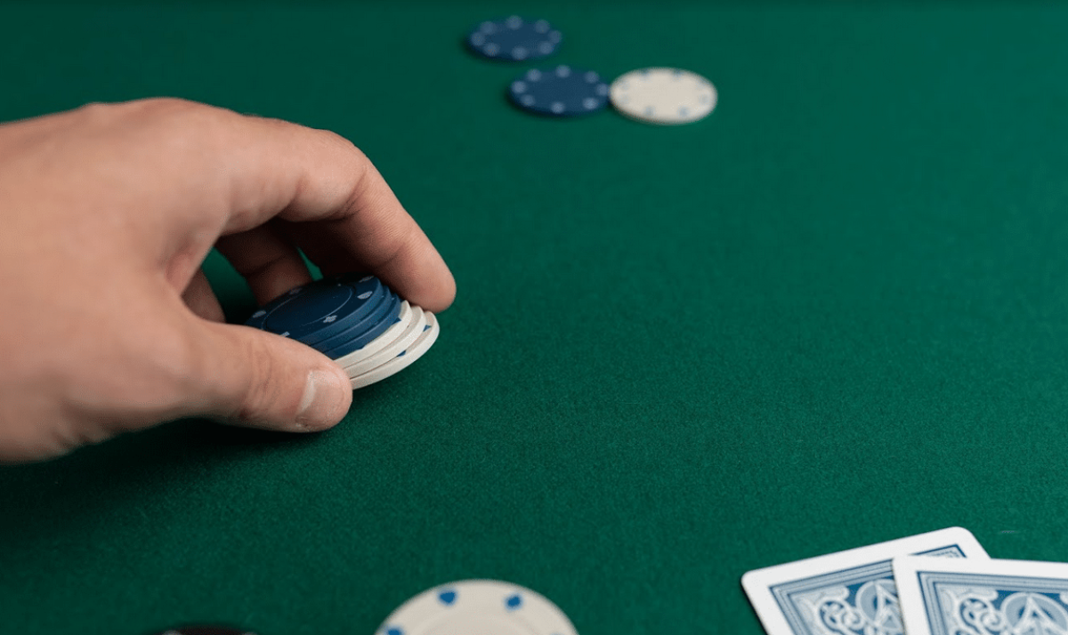 How Does Betting Work In Poker