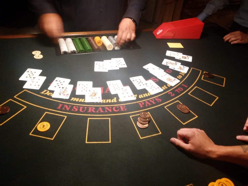The Best Blackjack Betting Strategy (Basic Explanation)
